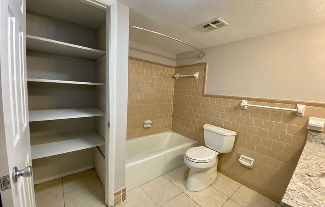 1 bed, 1 bath, 700 sqft, $1,799, Unit 117