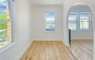 2 beds, 1 bath, 800 sqft, $1,300, Unit 211