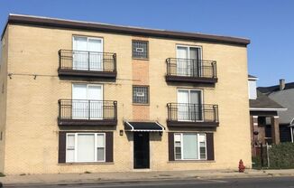 1426 S CICERO AVE