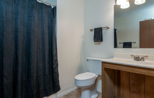 2 beds, 1 bath, 938 sqft, $1,365, Unit 880-101