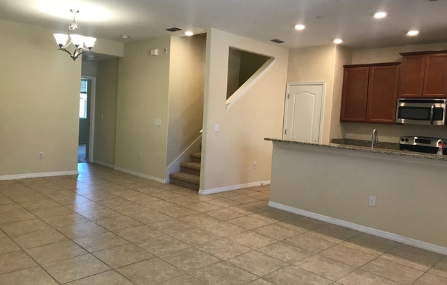 4 bedroom independence Winter Garden townhouse for rent (internet/cable included in the rent)
