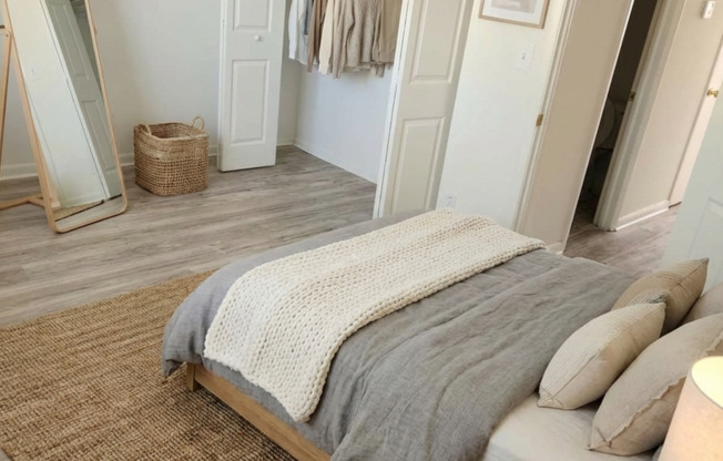 3 beds, 2 baths, 1,300 sqft, $1,400, Unit 10-062