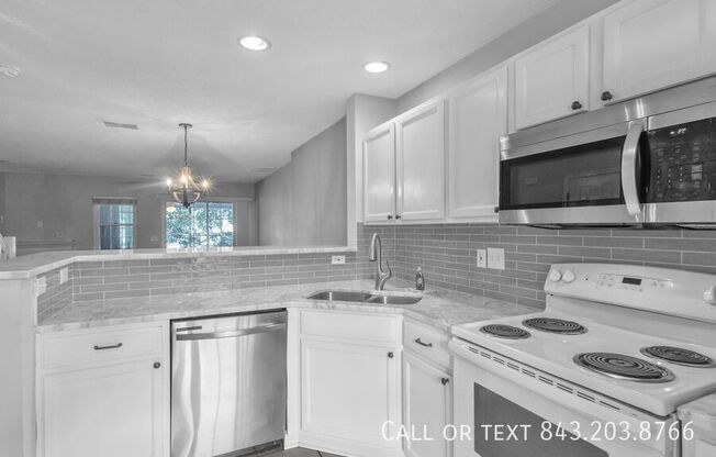 8100 SHADOW OAK DR