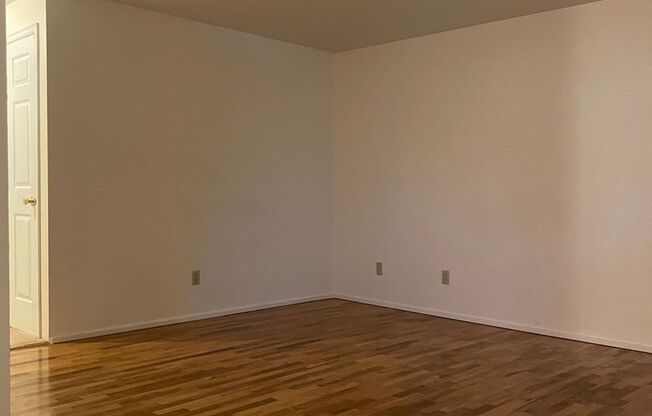 Oxford Court Apartments