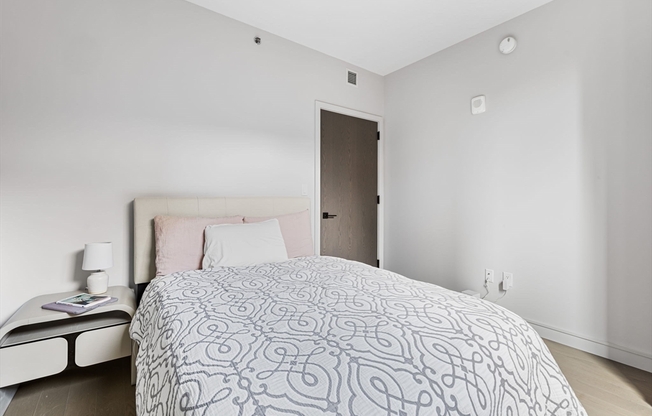 1 bed, 1 bath, 601 sqft, $4,000, Unit 709
