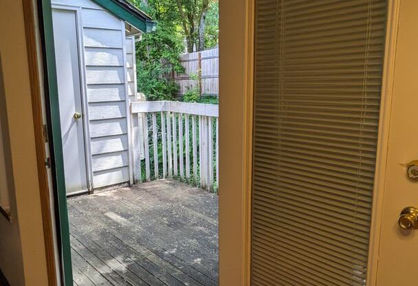 1 bed, 1 bath, 650 sqft, $1,225, Unit 4048