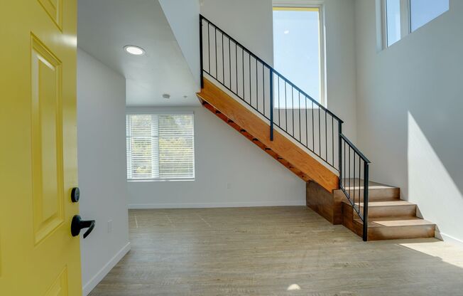 Studio, 1 bath, 530 sqft, $2,495, Unit 205