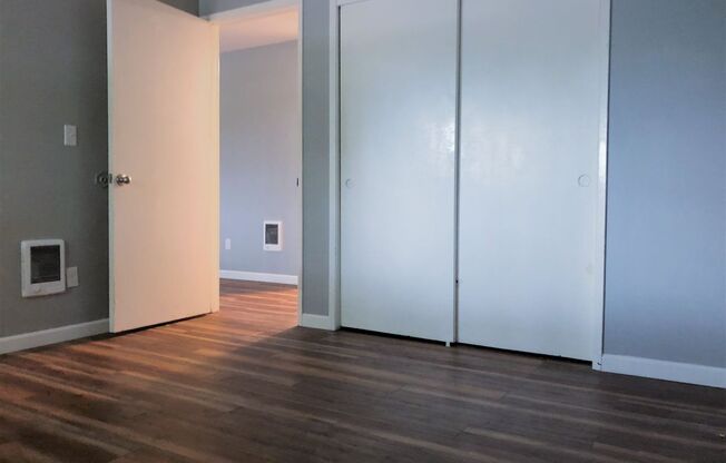 East 9Th Apartments