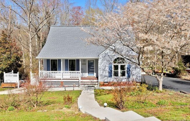 3 bed 2 bath Cape Cod in Great Neighborhood!