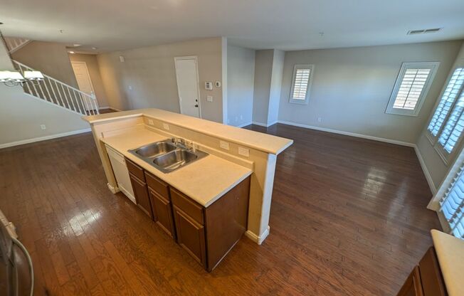 3 beds, 2.5 baths, $1,750