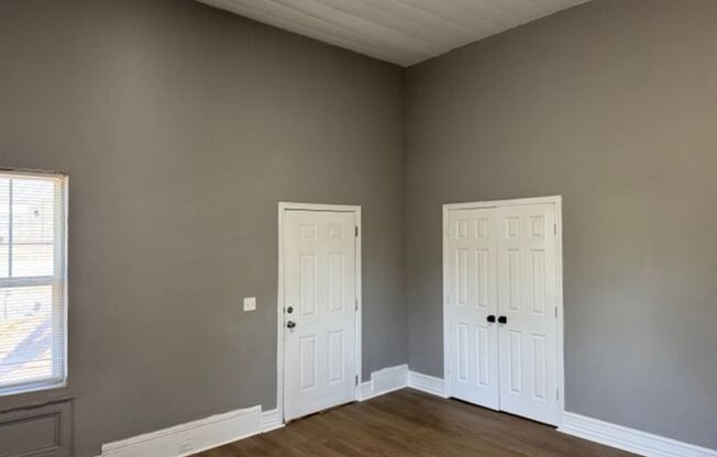 2 Bed 1 Bath Duplex Apartment