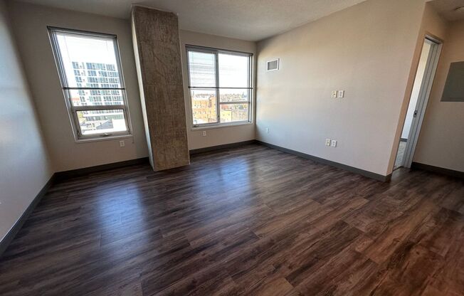 1 bed, 1 bath, 702 sqft, $1,620, Unit 1004