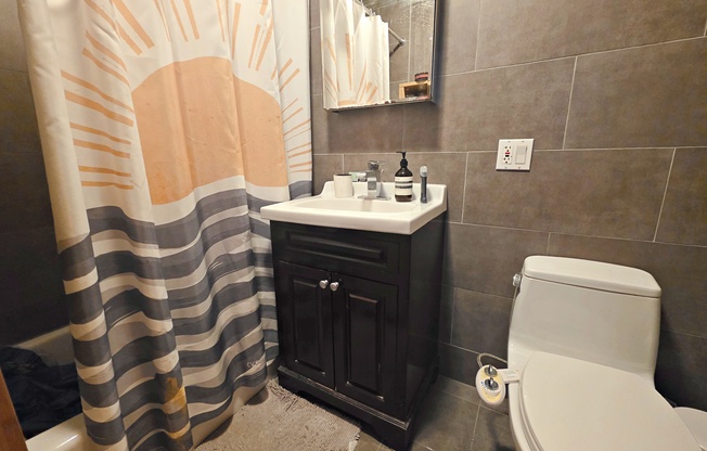 713 METROPOLITAN AVE