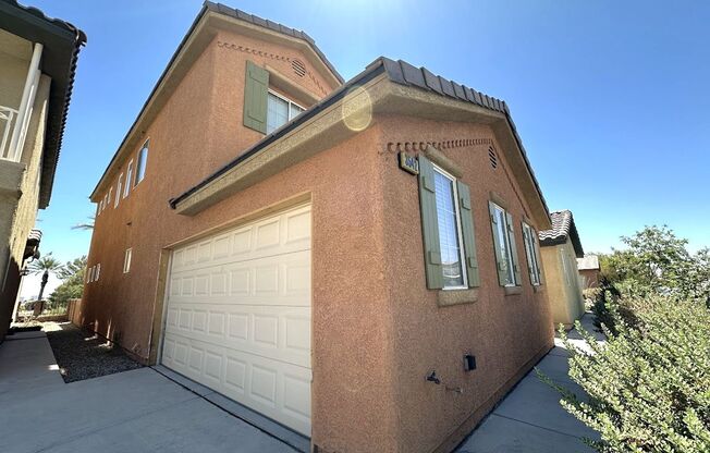 TWO STORY HOME AVAILABLE IN TIDES II GATED COMMUNITY! COMMUNITY HAS POOL AND EXERCISE ROOM! HOUSE HAS LAMINATED HARDWOOD, TILE AND CARPET! CONVENIENT LOCATION! CLOSE TO PUBLIC SHOPPING CENTERS & PARKS!
