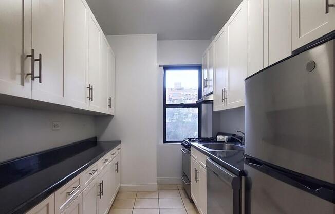 115 W 16 ST