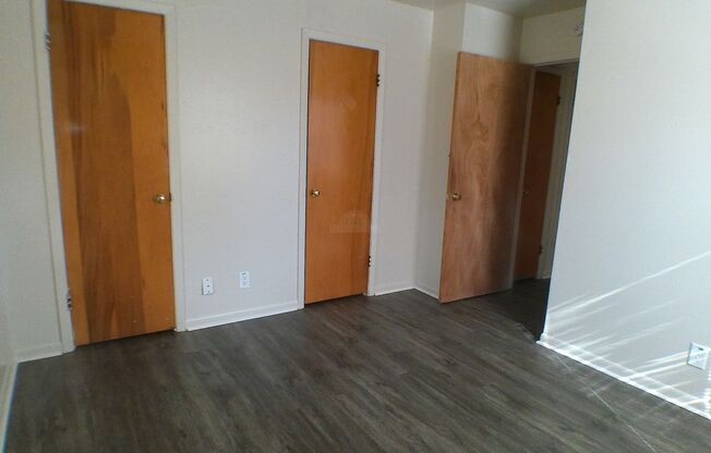 3 beds, 1 bath, $1,050