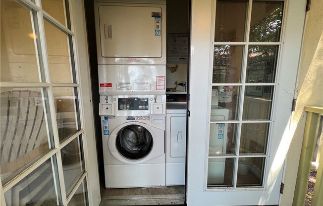 1557 W 36 PL