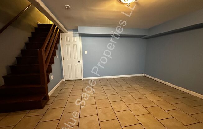 3 beds, 1 bath, $1,650