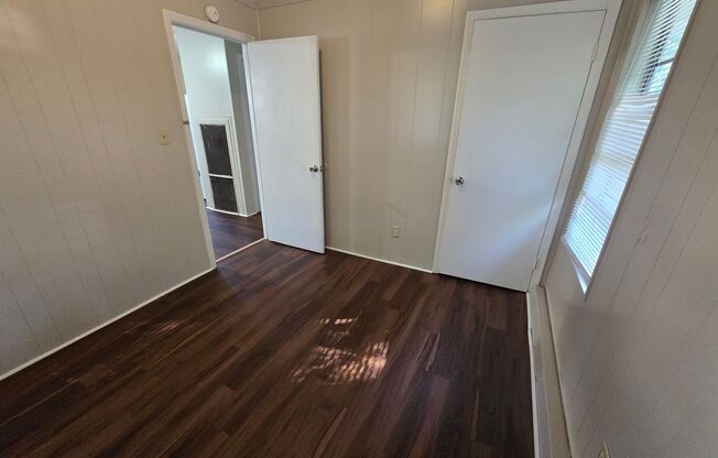 2 beds, 1 bath, 725 sqft, $900, Unit 5