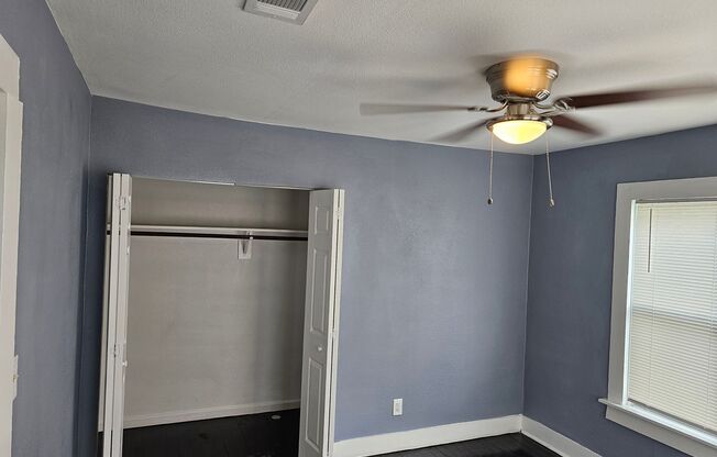 2 beds, 1 bath, $1,200