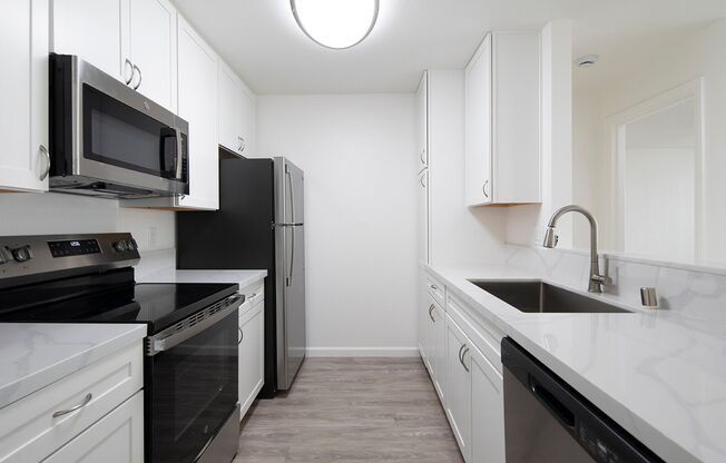 2 beds, 2 baths, 965 sqft, $2,995, Unit 301