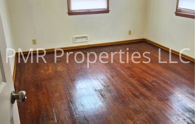 2 beds, 1 bath, $850, Unit 4524- 01