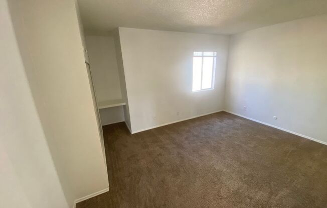 2 beds, 1 bath, 800 sqft, $2,950, Unit B