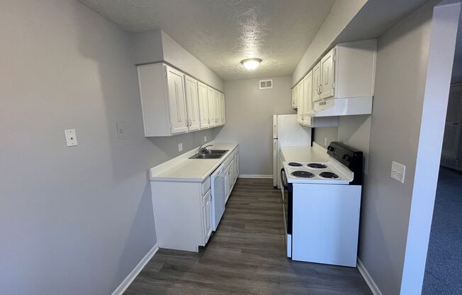 1 bed, 1 bath, 645 sqft, $747, Unit 2105-6P