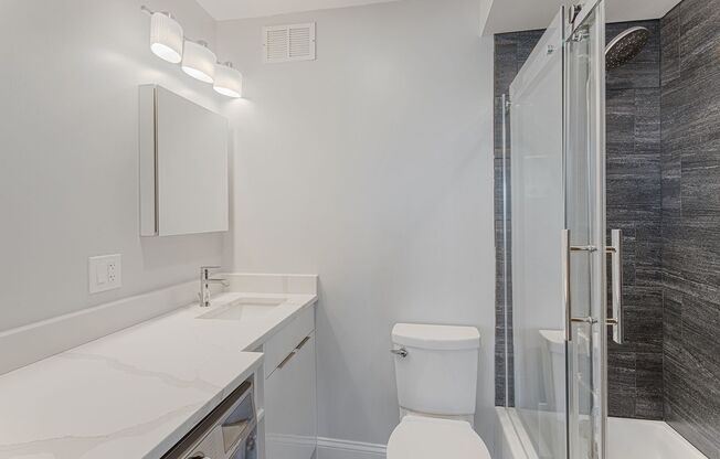 1 bed, 1.5 baths, 667 sqft, $2,400, Unit 24L