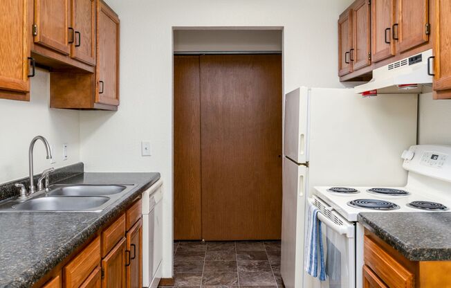 1 bed, 1 bath, 708 sqft, $1,235, Unit 820-204