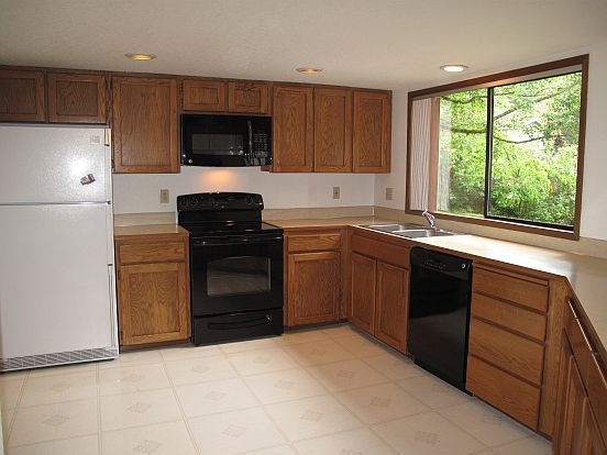 Magnificent Somerset Home on Cul de Sac!
