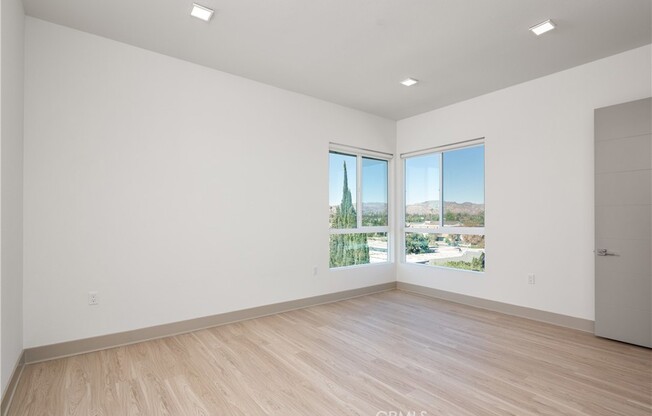 2 beds, 2 baths, 1,305 sqft, $3,418, Unit 204