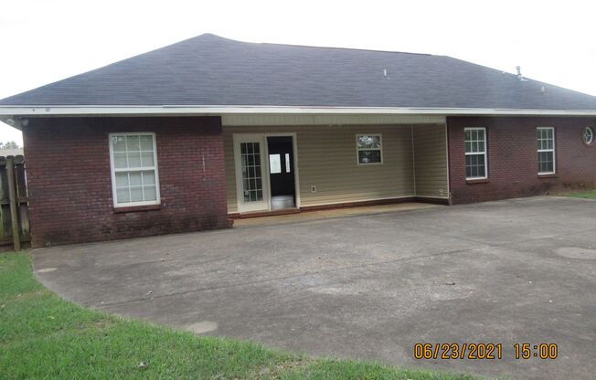 3 beds, 2 baths, $1,700