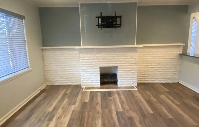 4 Bedroom/ 2 Bathroom House in Dormont Available 7/1/2026