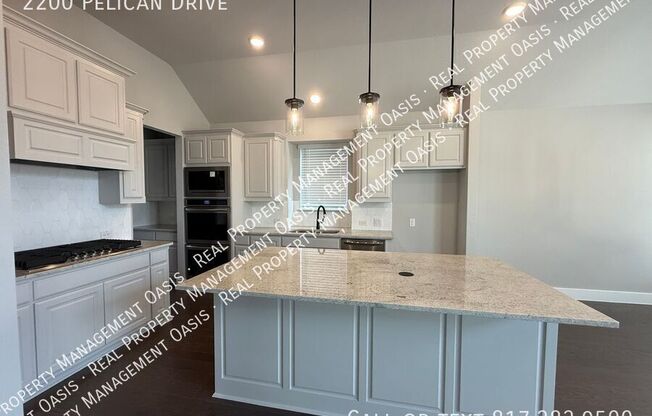 2200 PELICAN DR