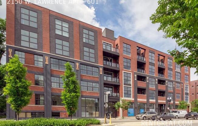 2150 W Lawrence Ave