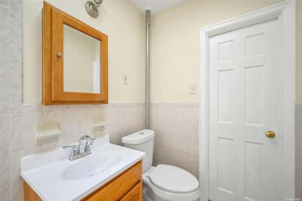 2 beds, 1 bath, 700 sqft, $2,700