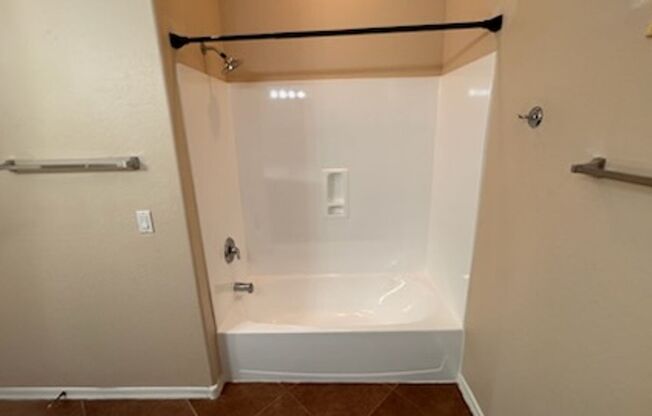 2 beds, 2 baths, $1,550, Unit #2003