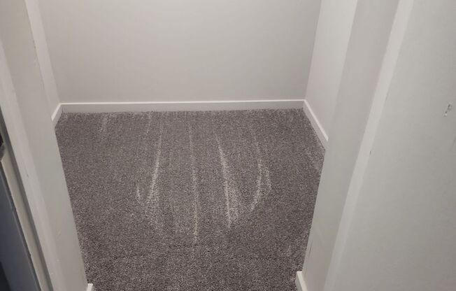 2 beds, 1 bath, 1,047 sqft, $1,425, Unit WG1-4