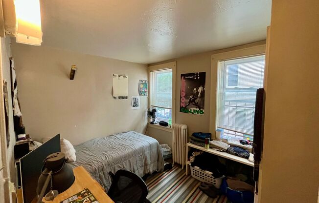 2 beds, 1.5 baths, $1,095, Unit 12