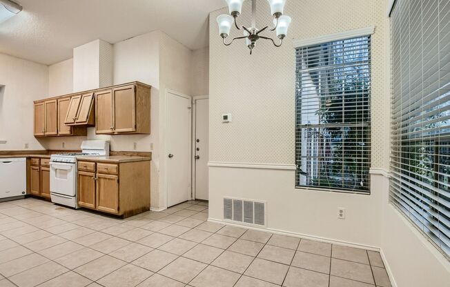 Beautiful 3/2 on Greenbelt (Inquire for Available Date & Pricing)