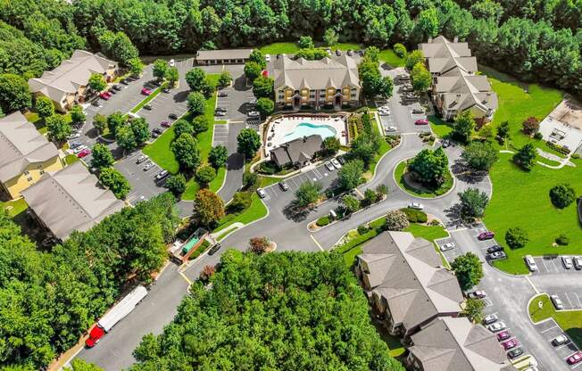 St. Ives Crossing apartments in Stockbridge Georgia photo of aerial  view of community