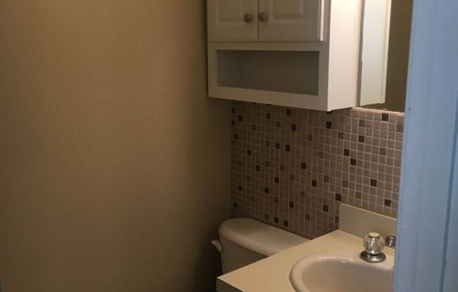 3 beds, 1.5 baths, $1,400, Unit Unit 23 all utilities included