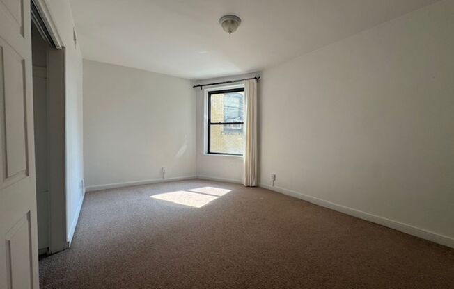 2 beds, 1 bath, 830 sqft, $2,290, Unit 3510 Louisa St. #05