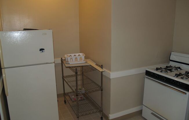 1 bed, 1 bath, $1,750, Unit E1