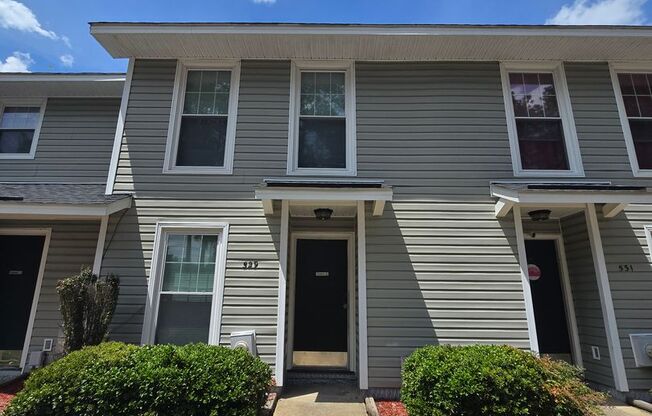 529 Mill Cove Court ~ Waters Edge Townhomes ~ SUMMER SPECIAL ~ UP TO $1000 off 1st Months Rent