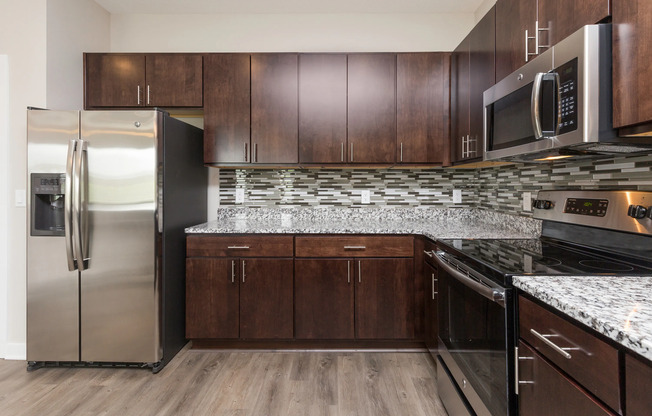 Modern Kitchen | Des Moines Iowa Apartment For Rent | 5Fifty5