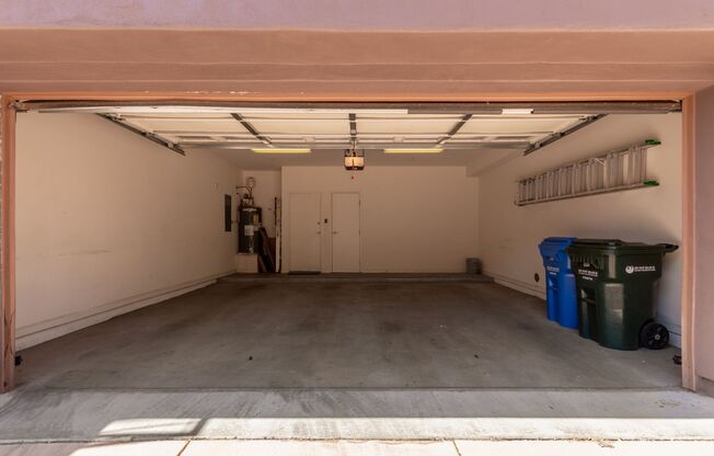 2 beds, 2 baths, $2,900, Unit # 1076