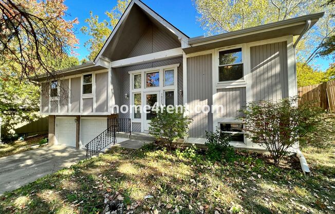 Adorable Northland Home w/ an Updated Kitchen, Finished Basement and a Fenced Yard!