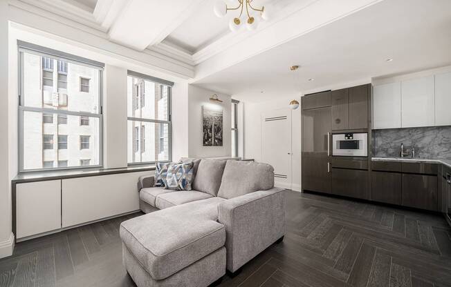 301 AVE 2321